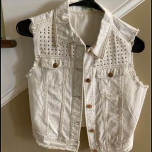 Women’s closet purge